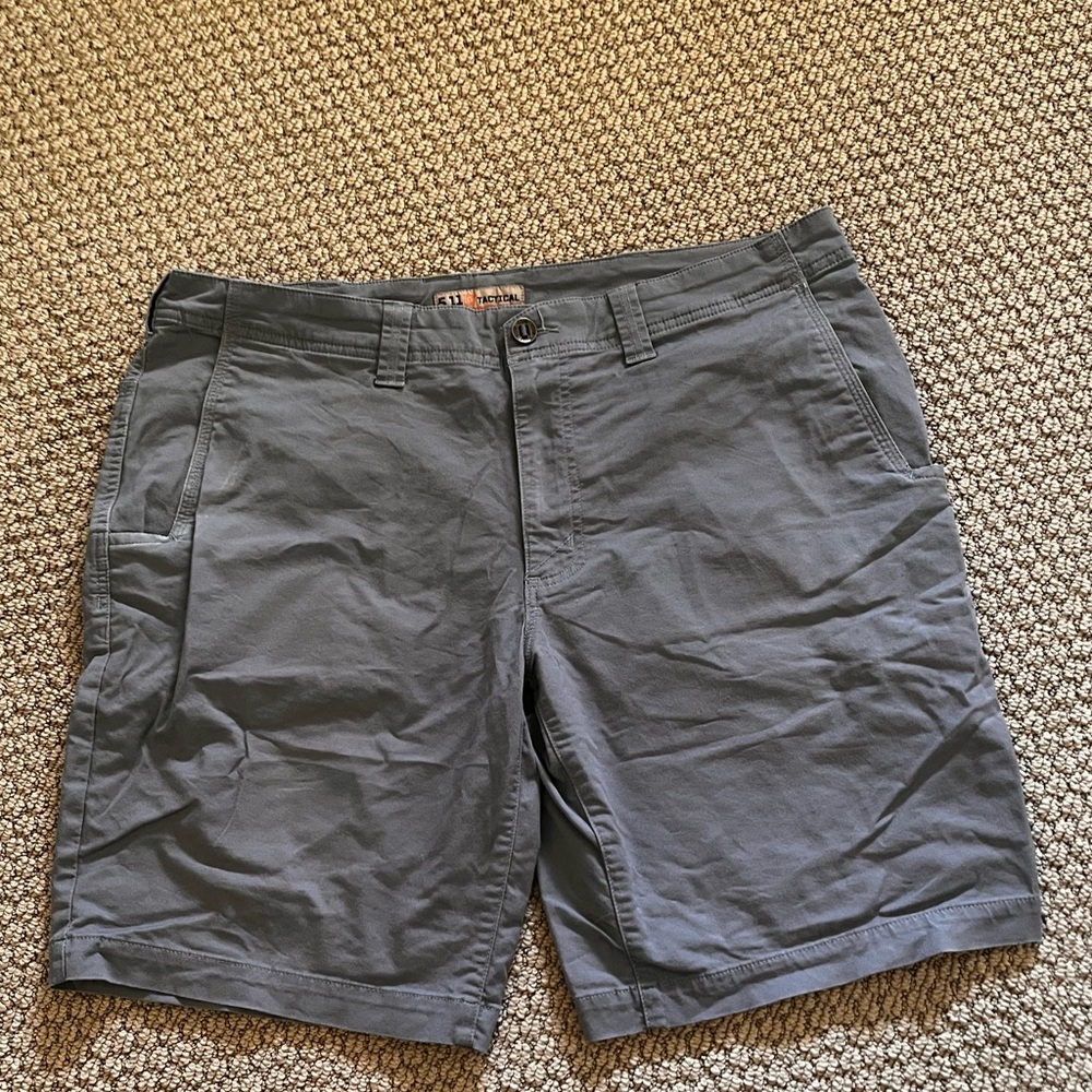 5.11 tactical men’s shorts 36 waist cargo shorts